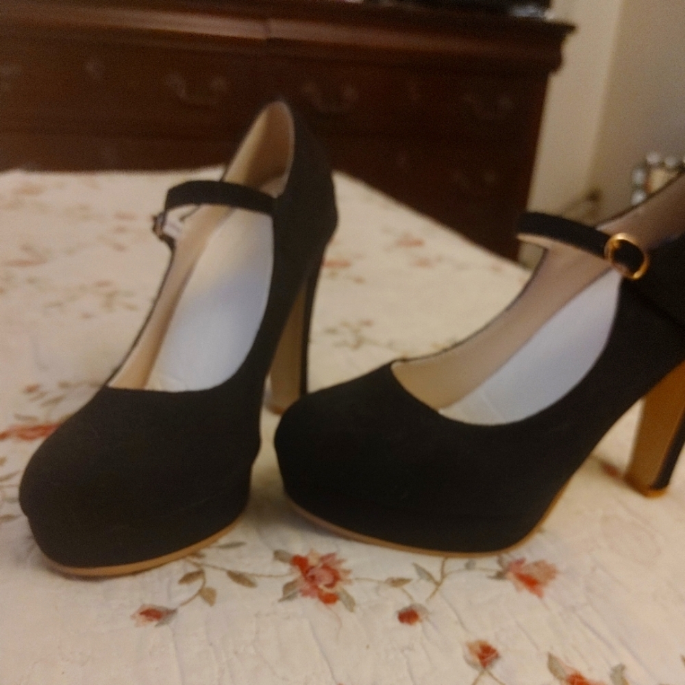 High heel shoes